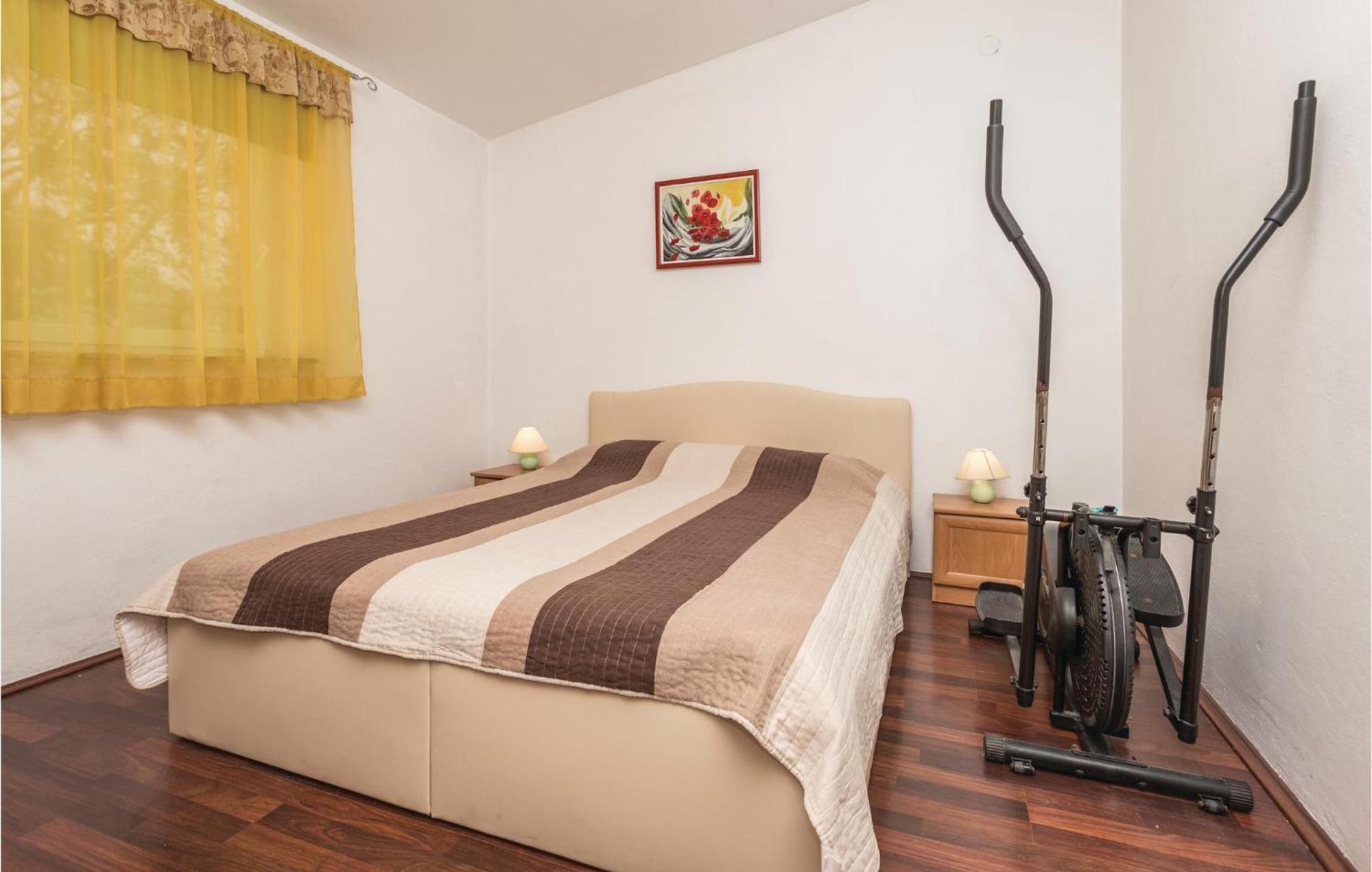 3 Bedroom Gorgeous Apartment In Marčana 외부 사진